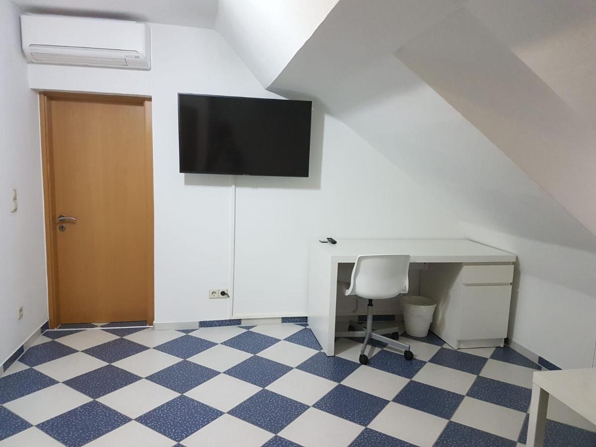 Ruhige Gemuetliche Ferienwohnung In Karlsruhe Daxlanden Fuer Monteure, Pendler, Geschaefsreisen, Wochenendreisen Экстерьер фото